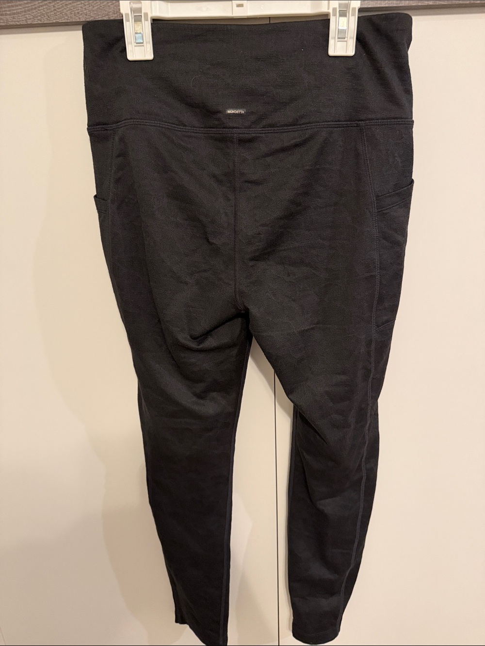 Mondetta Black High-Rise Performance Leggings with Side Pockets - Picture 7 of 7